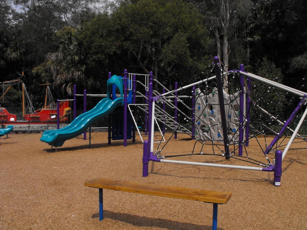 Smugglers Cove Village 4*